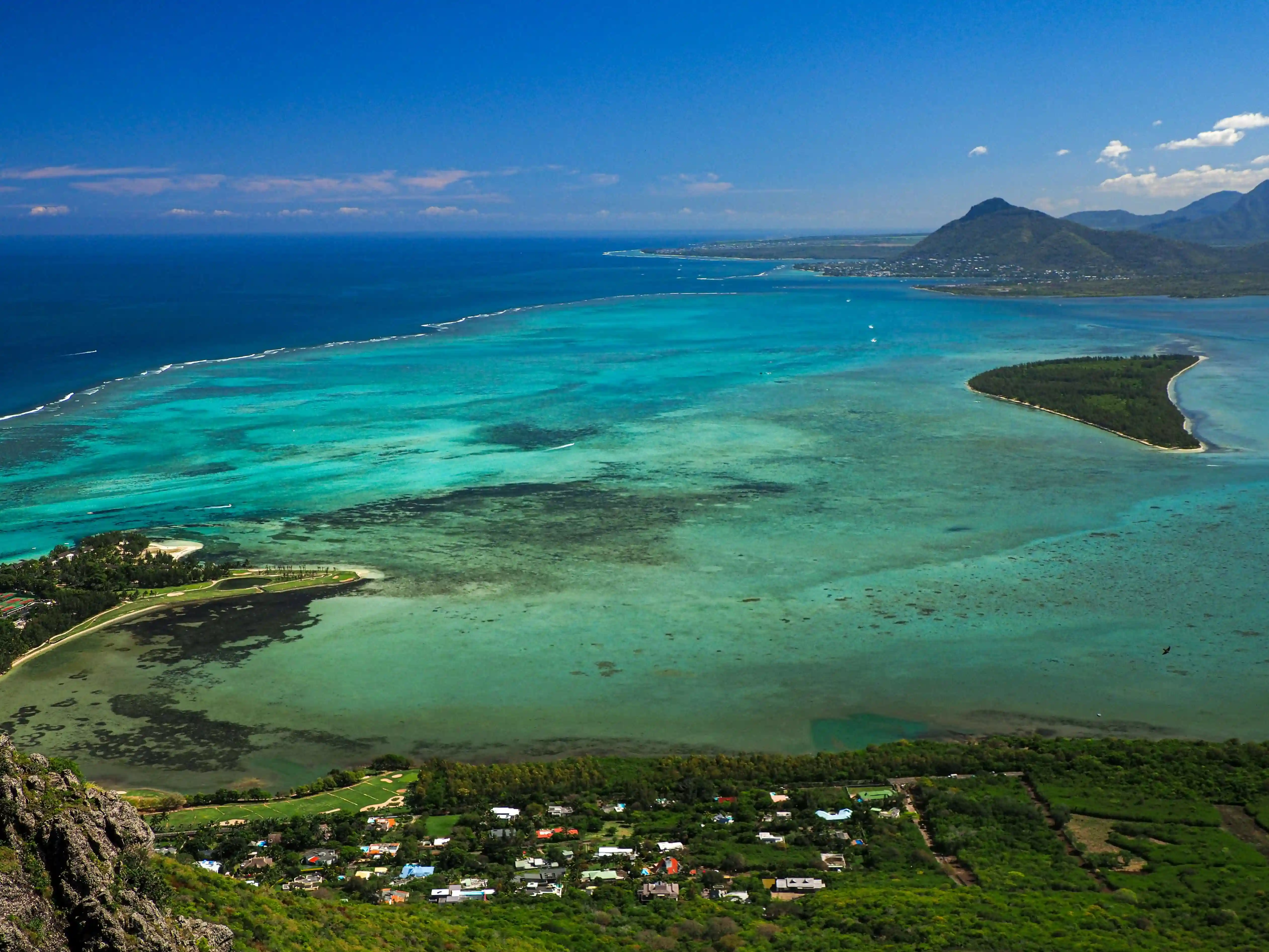 Île aux Cerfs en Catamaran